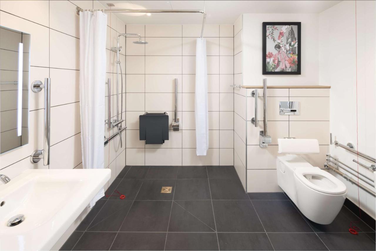Hampton By Hilton Rochdale Hotell Eksteriør bilde